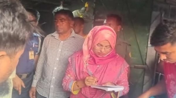 শ্যামনগরে ভ্রাম্যমাণ আদালতের অভিযানে জব্দকৃত ডিজেল