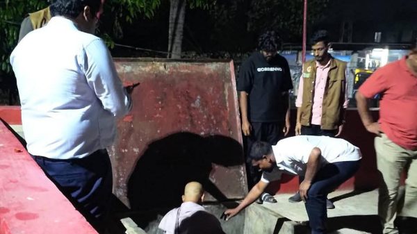 নাজিরহাটে মেসার্স লতিফ এন্ড ব্রাদার্স ফিলিং স্টেশনে প্রশাসনের অভিযান।