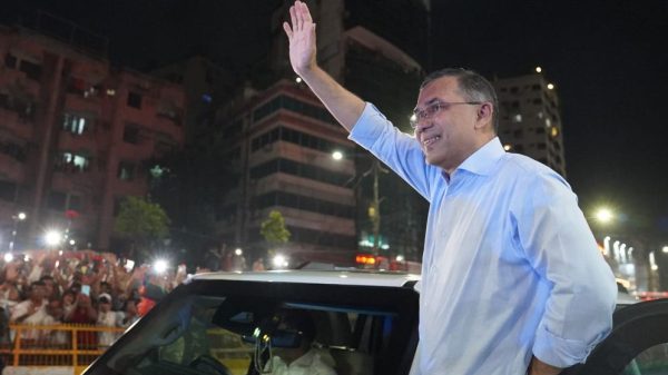 নয়াপল্টনে দলীয় কার্যালয়ে তারেক রহমান - দৈনিক প্রভাতী বাংলাদেশ